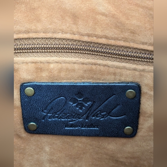 Patricia Nash Cassini wristlet clutch - Picture 5 of 16